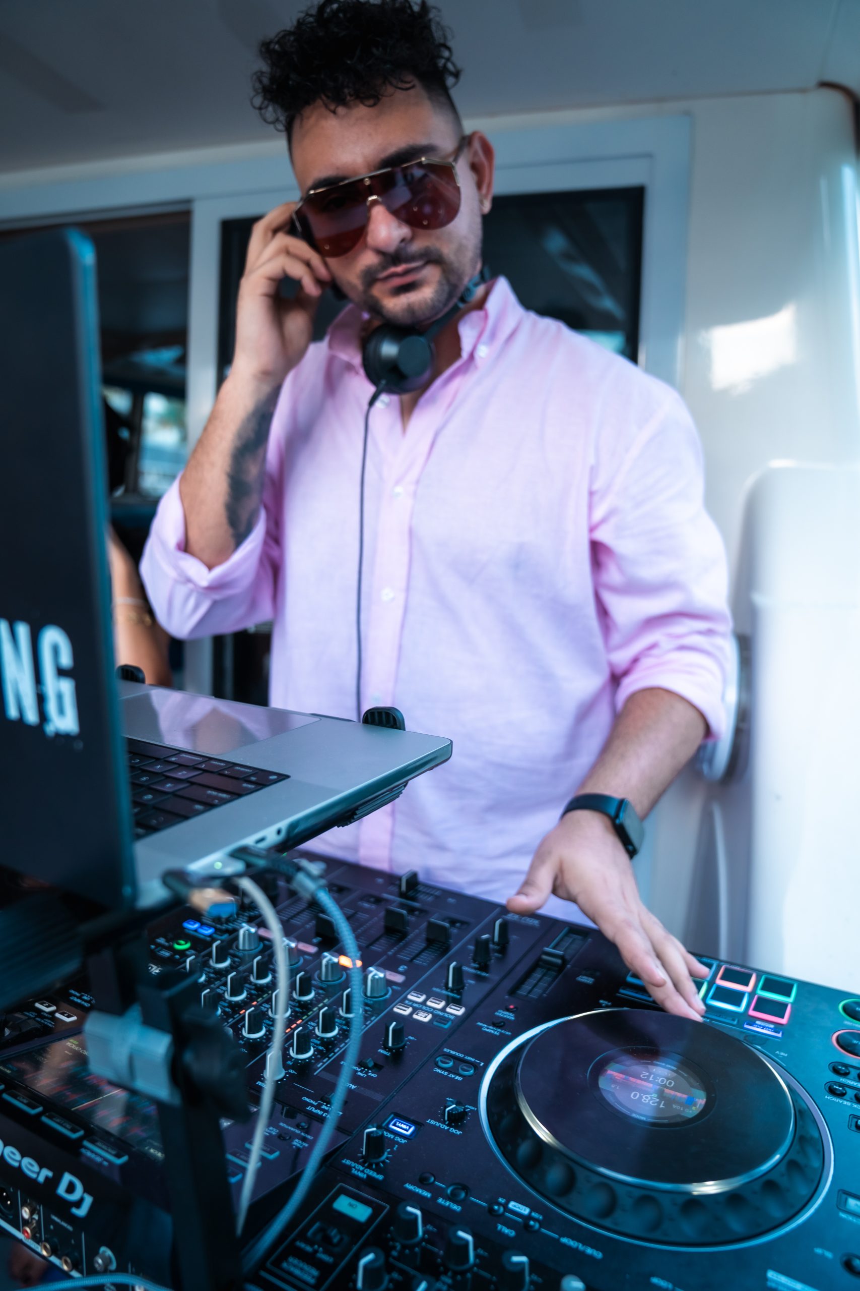 DJ Francis King performing